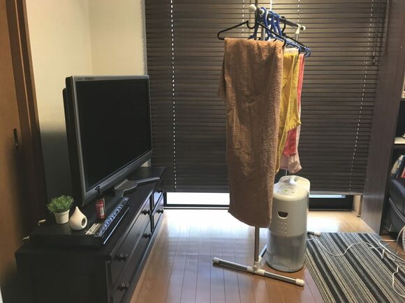 除湿器は真下に置くのが効果的