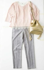 優しげカラーを重ね着