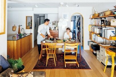 レストランの厨房みたいなキッチンが主役。工事費1440万円のマンションリノベ