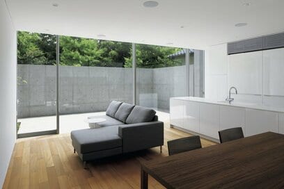 【注文住宅事例】LDKから愛車ポルシェも見える!?非日常感にあふれた美しすぎる家