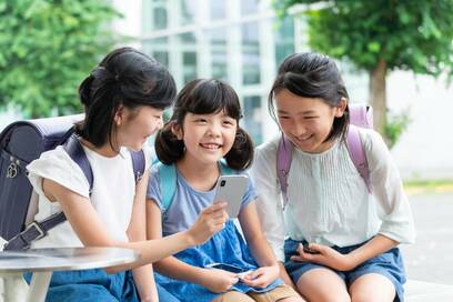 子どもとスマホ。家庭のルール決めは？依存を防ぐには？