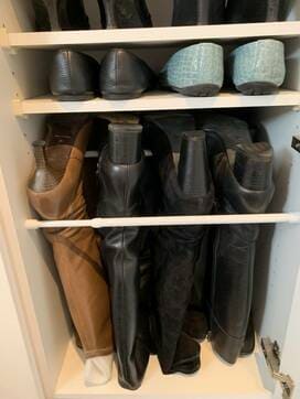 100均のつっぱり棒で靴箱がすっきり。ブーツの収納量も倍に