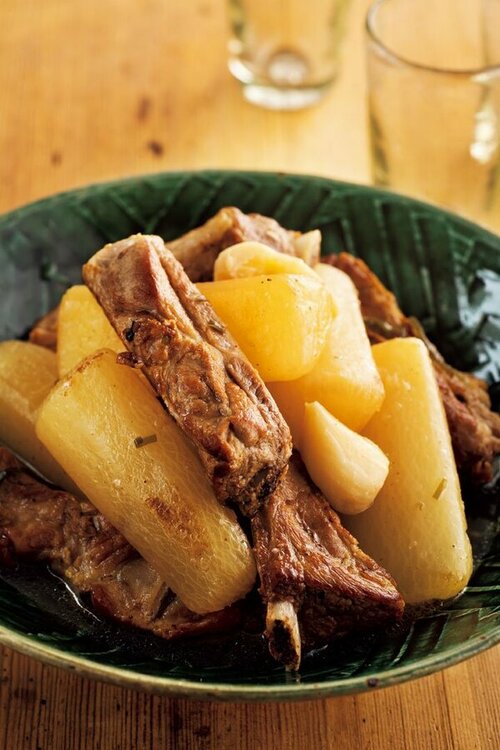 スペアリブと大根の塩煮