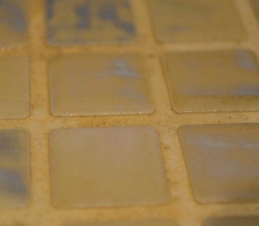 タイルの目地の黄ばみ