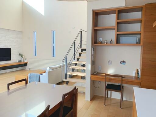 ダイニングとミニデスク