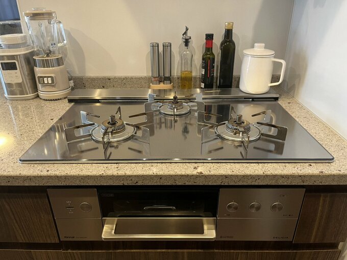 ガラストップのガスコンロ