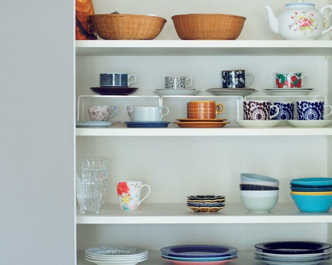 棚に食器など