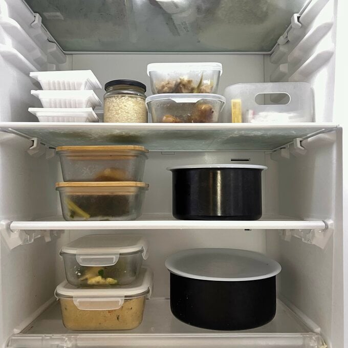 朝食用のご飯とみそ汁を冷蔵庫で保存