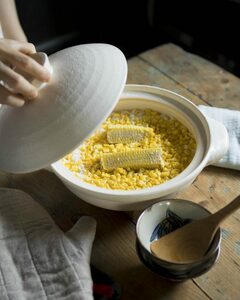 トウモロコシは芯ごとドーンと入れる!