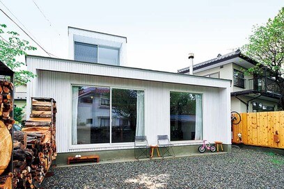 【注文住宅事例】愛称・ペッタンコハウス。こう見えて、実は2階建てです