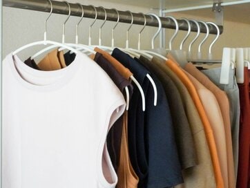 50代からのクローゼット。「今日着る服がない」悩みを解消した服選びとは