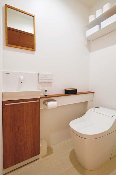 位置を移動し、設備は施主支給したトイレ