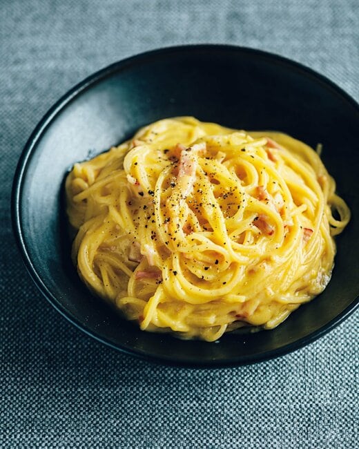 コーンとベーコンのクリームパスタ