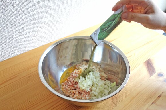 豆乳クリームソースのチラコルバーグ