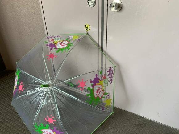 ドアに固定した傘