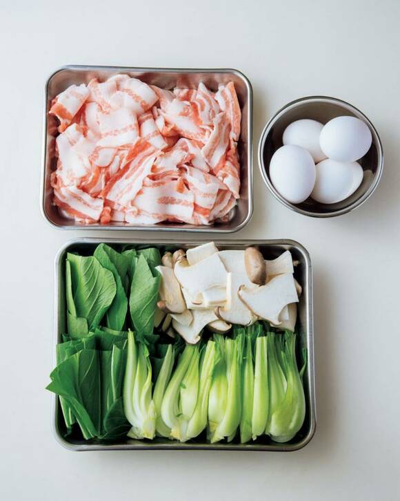 バットに豚肉チンゲンサイ卵