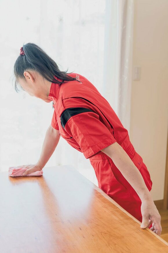 手だけでなく体全体を使う