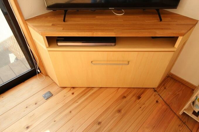 テレビボードの下部アップ