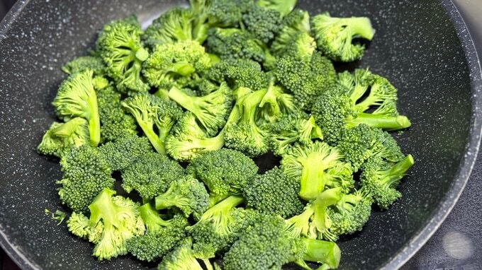 生のブロッコリー