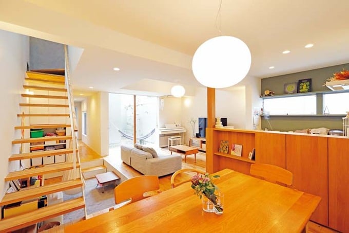 玄関側から見たLDK