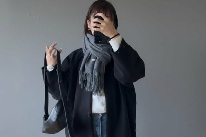 コートを着た女性