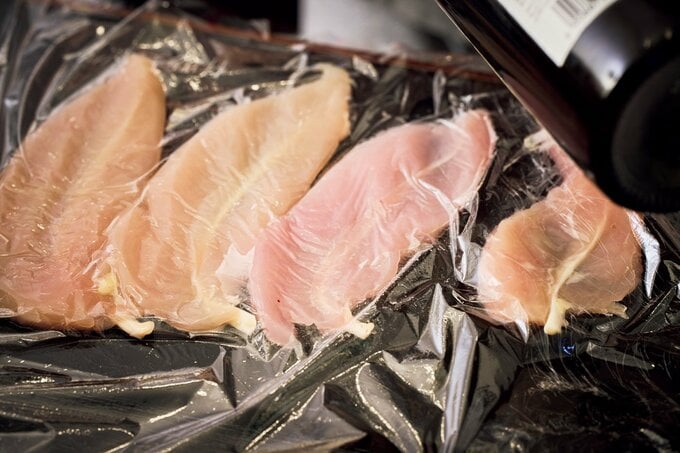 平らにのばしたササミ