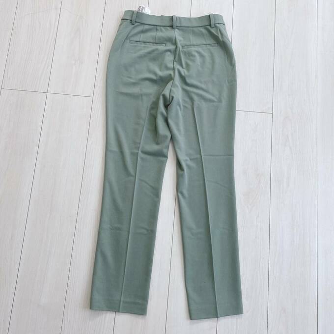 後ろもすっきりとしたシンプルなデザイン