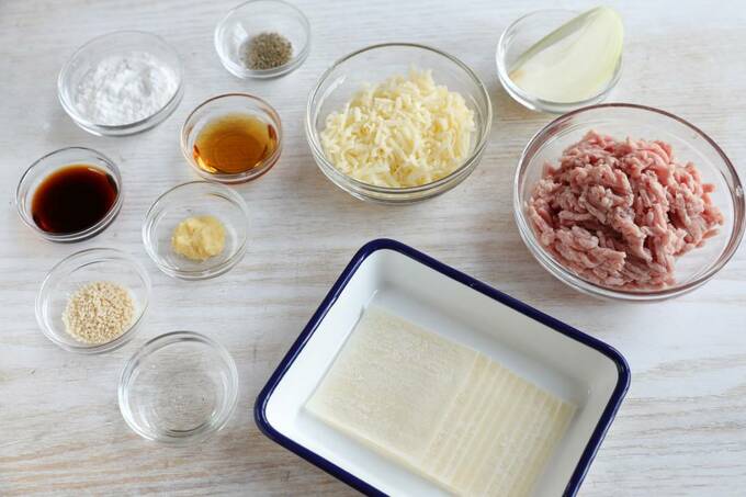 シューマイの皮やお肉など