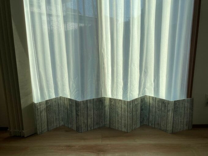 寝室のすき間風ガードパネル