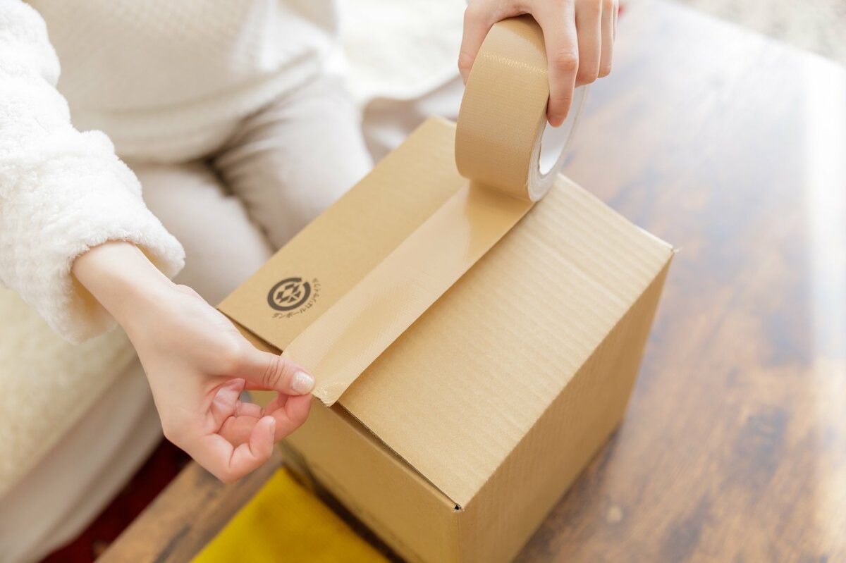 荷物を送るなら「ゆうパック」と「宅配便」どっちがおトク