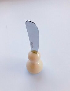 自立するバターナイフ