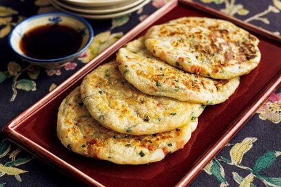 おもちがあったら絶対つくって！ゴマ油の香ばしさがクセになる「ねぎもち」レシピ