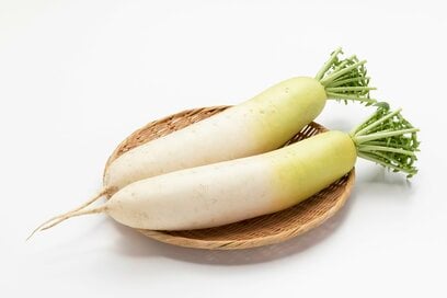 やってはいけない「冬野菜の保存法」。大根の葉を切り落とすのはNG、白菜と長ネギは？／管理栄養士監修