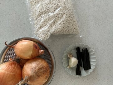 体にもいい発酵調味料「タマネギ麹」のつくり方。普段のから揚げもグッとおいしくなる