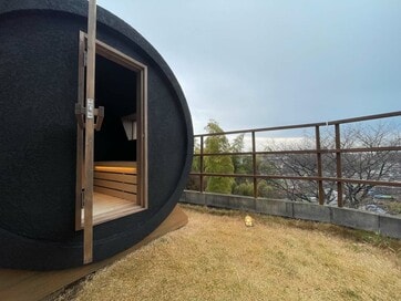 小さな家の庭に「サウナ小屋」をつくったら最高の週末に。費用290万、楽しみ方は？