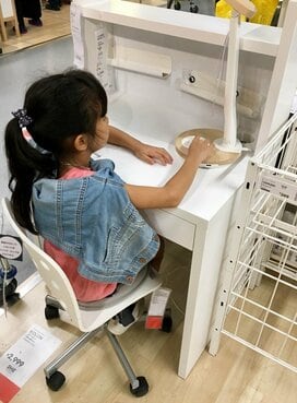＜須永繭子のライフスタイル日記 My charm＞IKEAで子どもたちの勉強机をお買いもの！