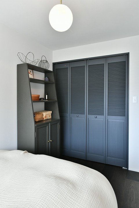 クロゼットはルーバー扉