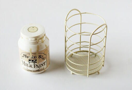 カトラリースタンドをミルクペイント(クリームバニラ)で塗装