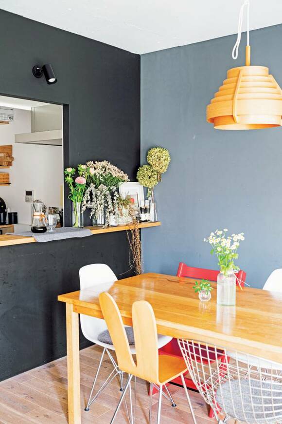 グリーンを取り入れたダイニングの様子