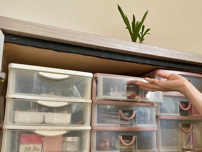 透明なフタやラベルを使って「中身が見える」工夫を