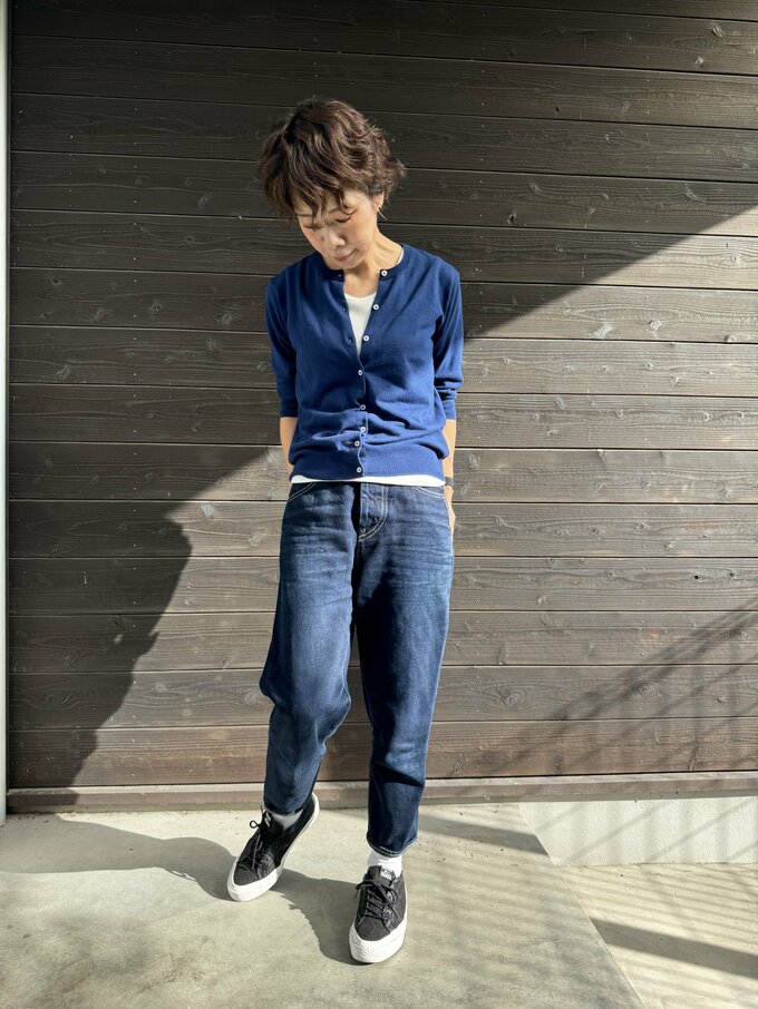 ブルー　カーディガン