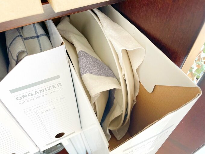 ラベリングした書類ボックス