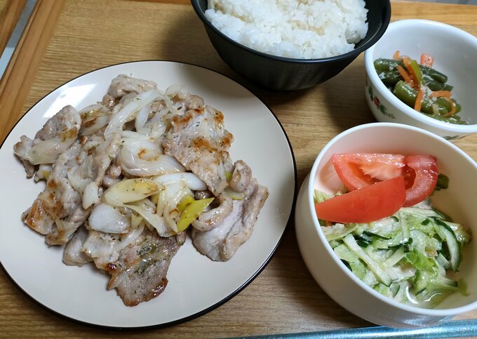 豚こま肉とネギのシンプル塩炒め