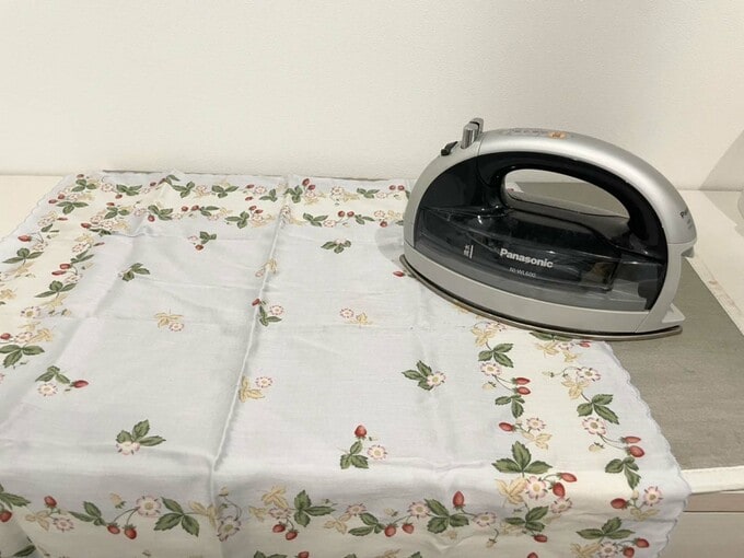 チェストの上でアイロン