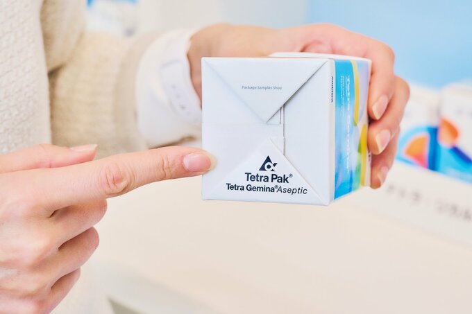 底面を見ると「Tetra Pak®」のマークが!