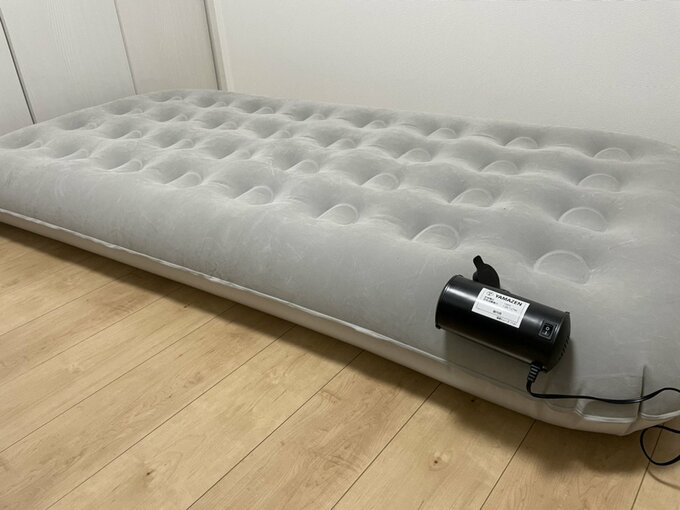 空気を入れたエアーベッド