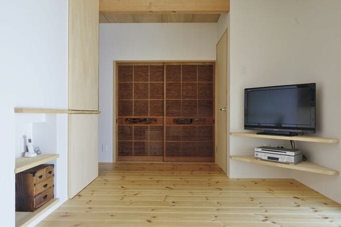 古材を生かして、快適な二世帯