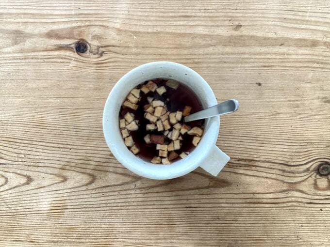 コップにフルーツティー