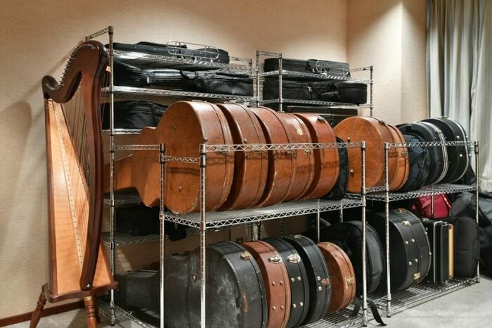 いつも列車に乗ってる関口知宏さんは、こだわりのお宅で暮らすインドア