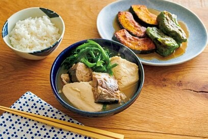 サバ缶と豆腐の煮物がメインの献立。たったの3ステップで15分で完成！